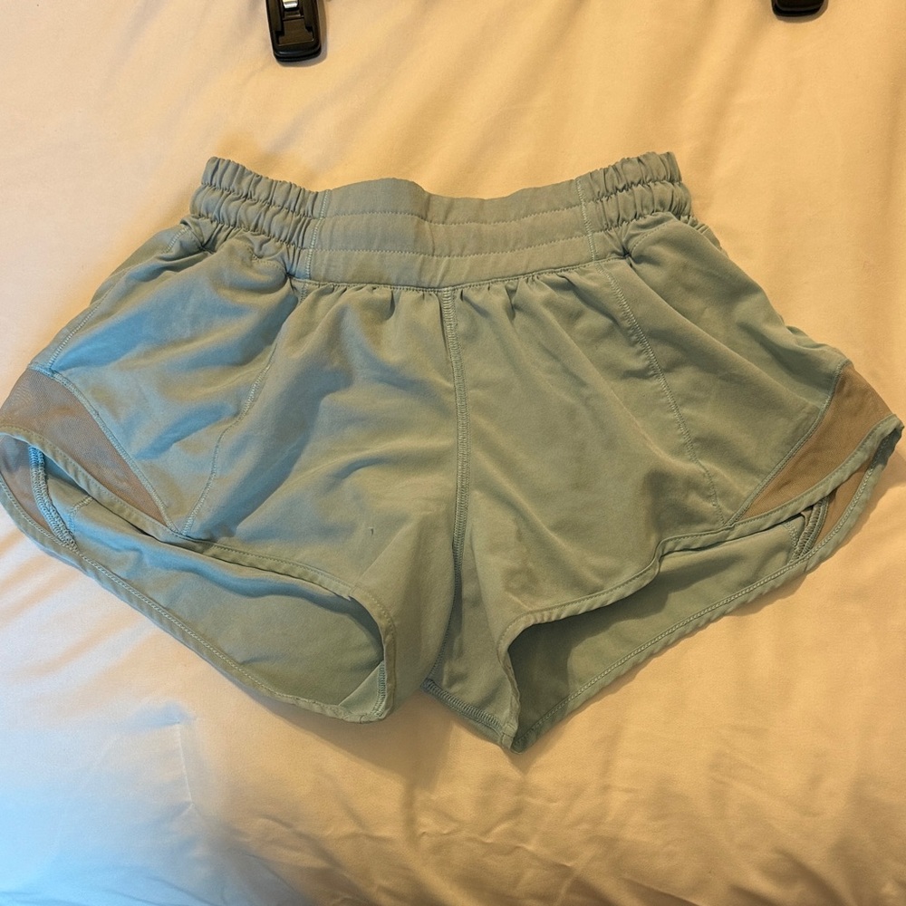 Lululemon Hotty Hot Shorts 2.5 inch